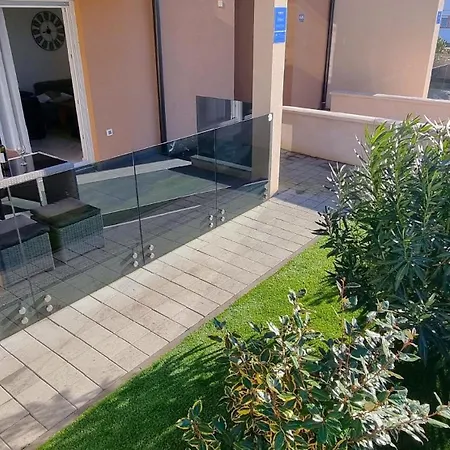 In Mit Terrasse, Garten Und Grill Apartment
