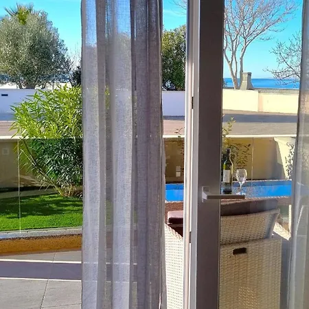 In Mit Terrasse, Garten Und Grill Apartment *